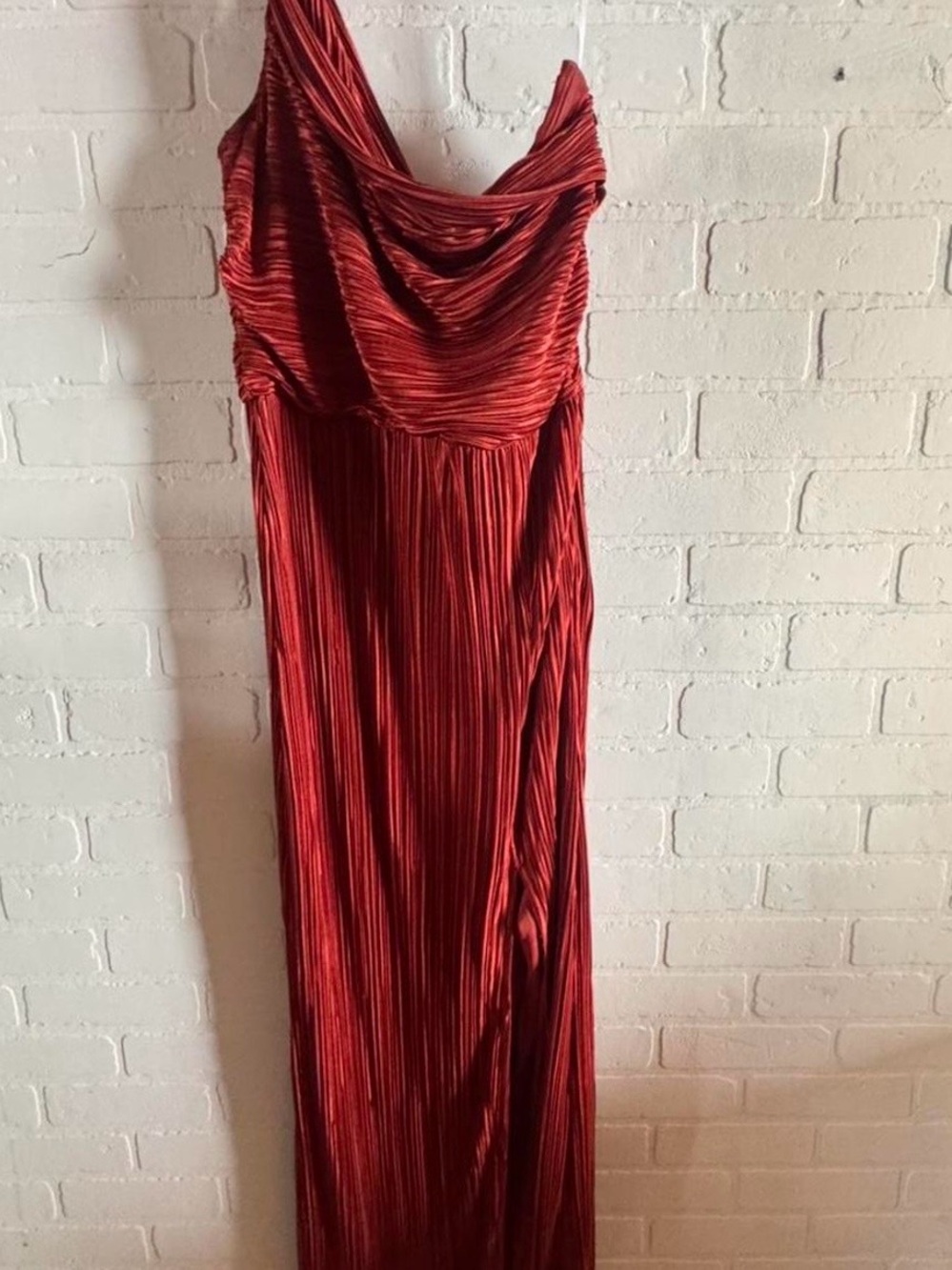 Lulu's Crimson One-Shoulder Pleated Evening Dress - Picture 2 of 5